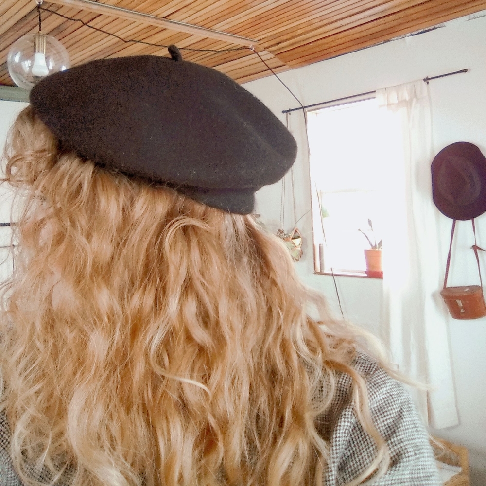 Wool Beret Hat - Picture 4 of 5